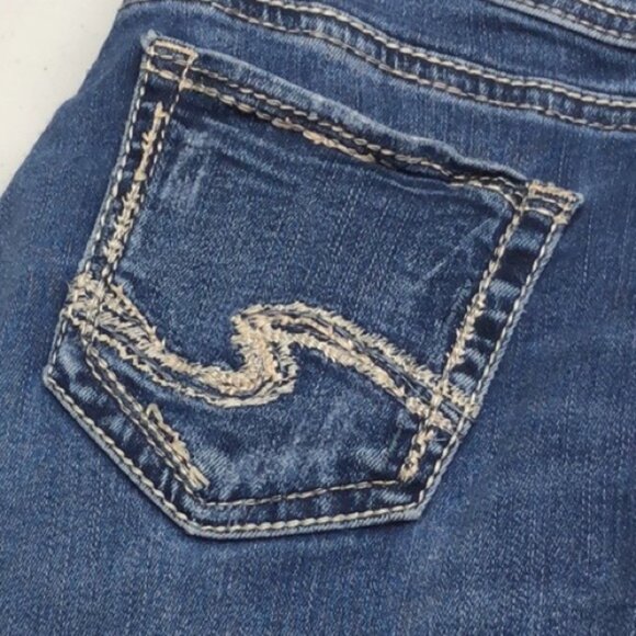 SILVER SUKI MID-RISE CAPRI JEANS 25x25 - Picture 4 of 11